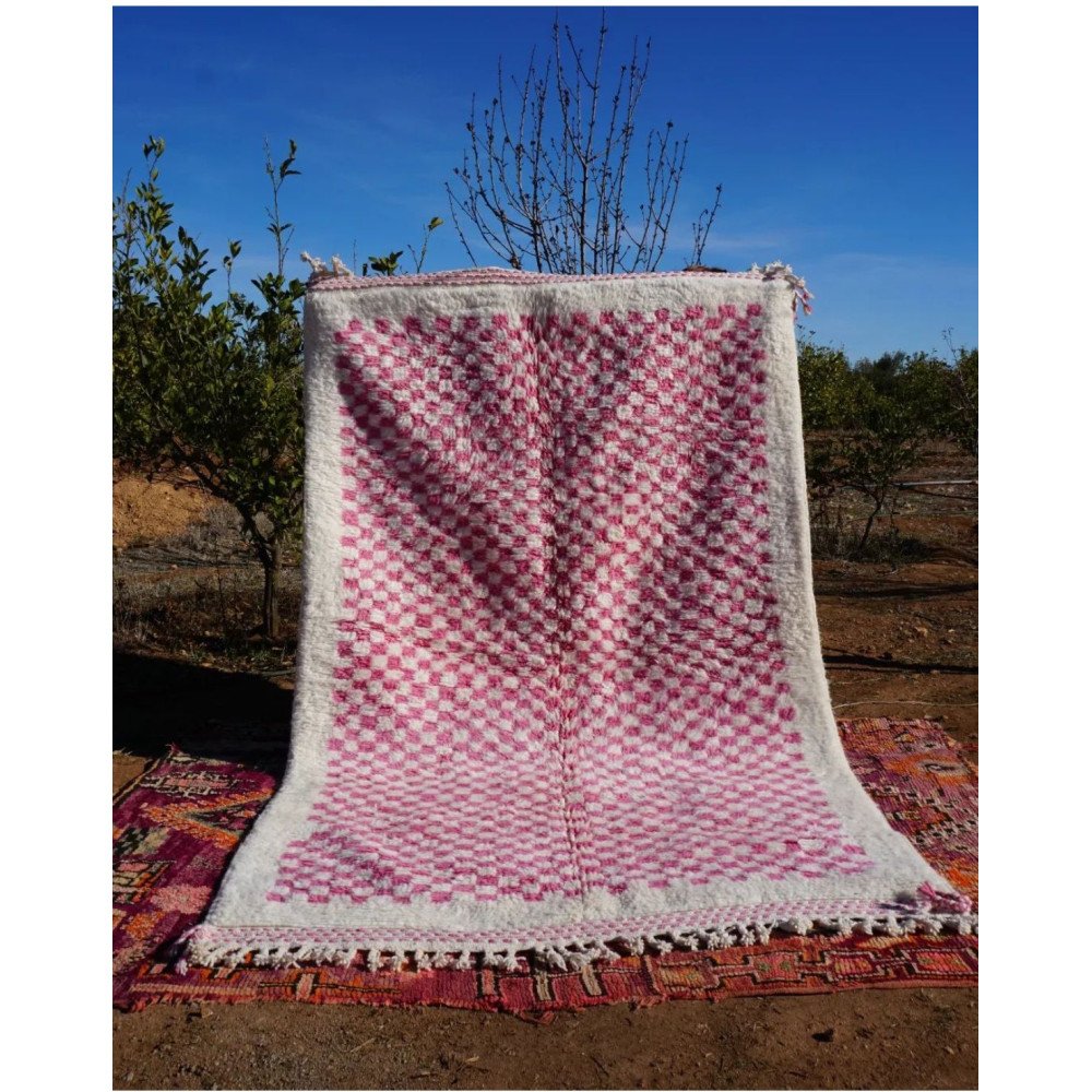Tapis Berbère Rose et Blanc à Motifs Damier Tapis Berbère Rose et Blanc à Motifs Damier