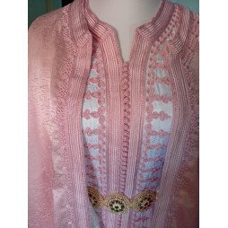 Takchita Rose Poudré  Broderie Raffinée & Ceinture Dorée