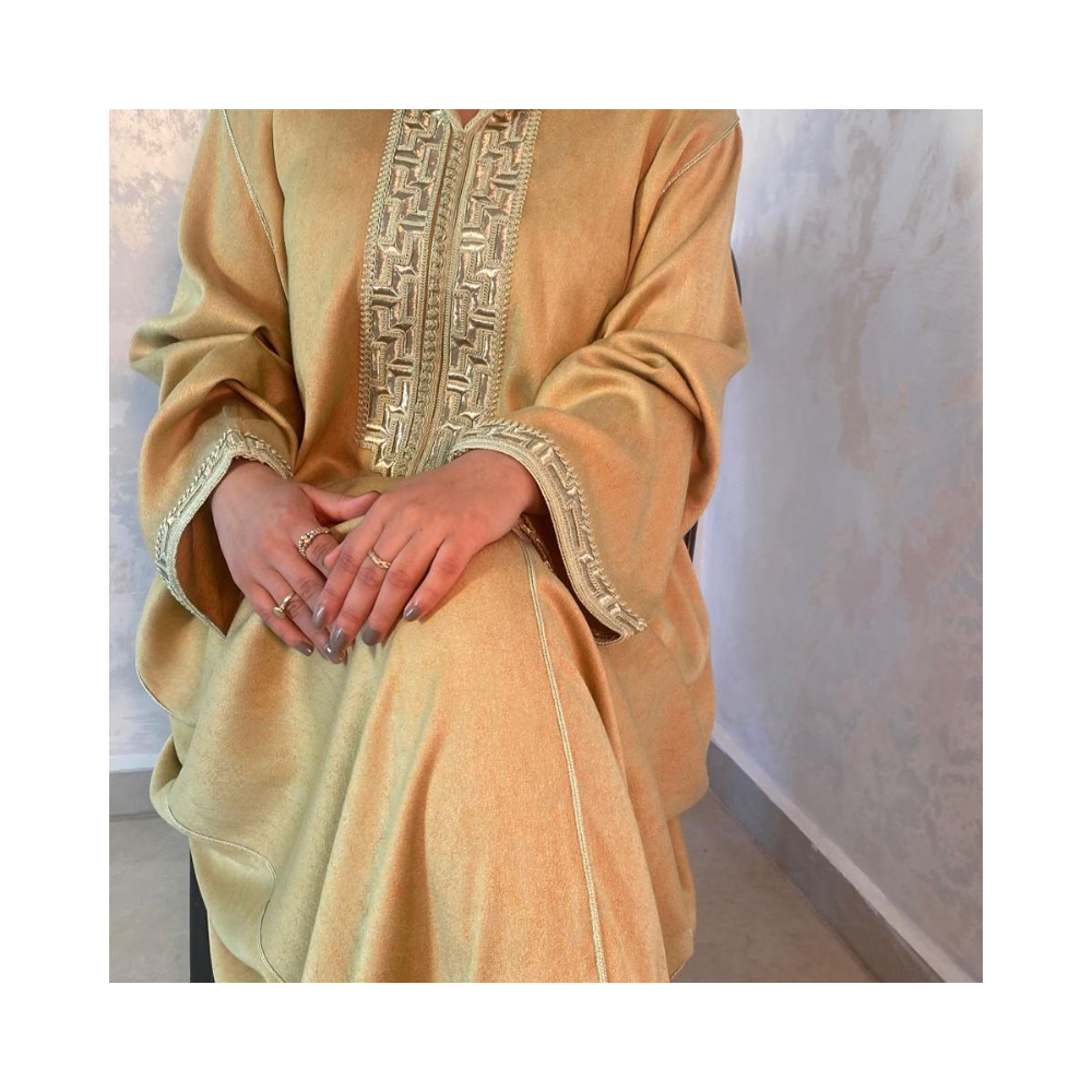Djellaba dorée – Élégance et raffinement marocain Djellaba dorée – Élégance et raffinement marocain