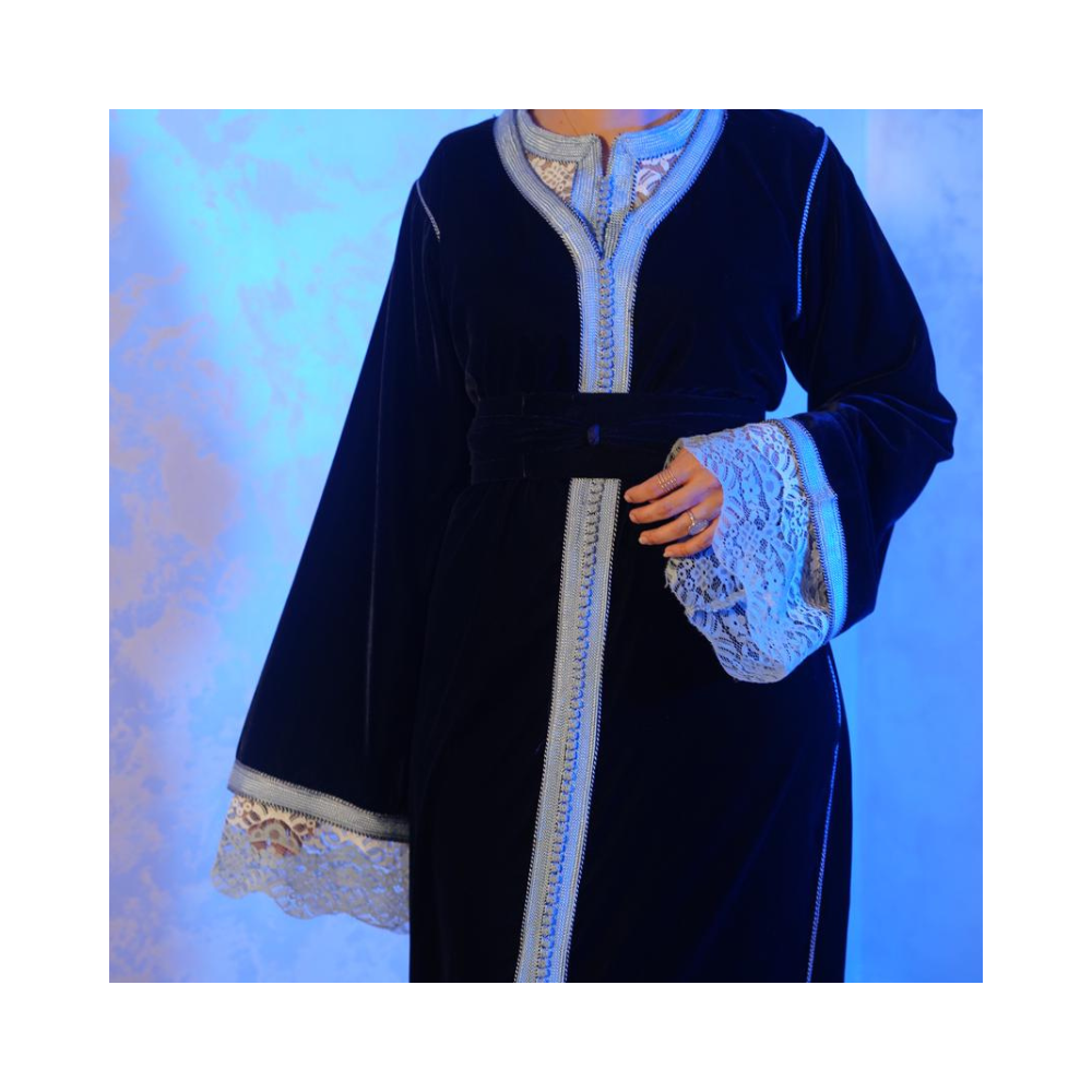 Caftan en velours noir brodé Caftan en velours noir brodé