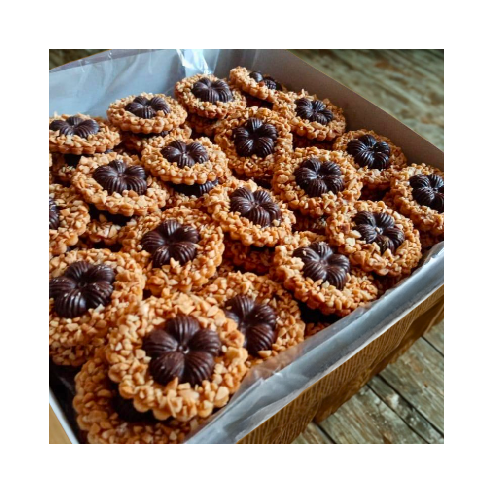 Biscuits Fourrés au Chocolat et Enrobés de Cacahuètes Biscuits Fourrés au Chocolat et Enrobés de Cacahuètes