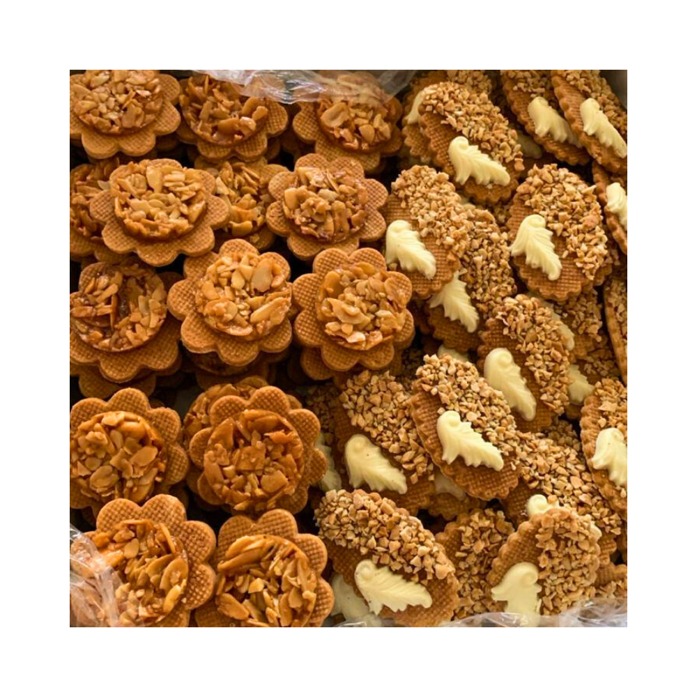 Assortiment de Biscuits Croquants aux Fruits Secs et Chocolat Blanc Assortiment de Biscuits Croquants aux Fruits Secs et Chocolat Blanc