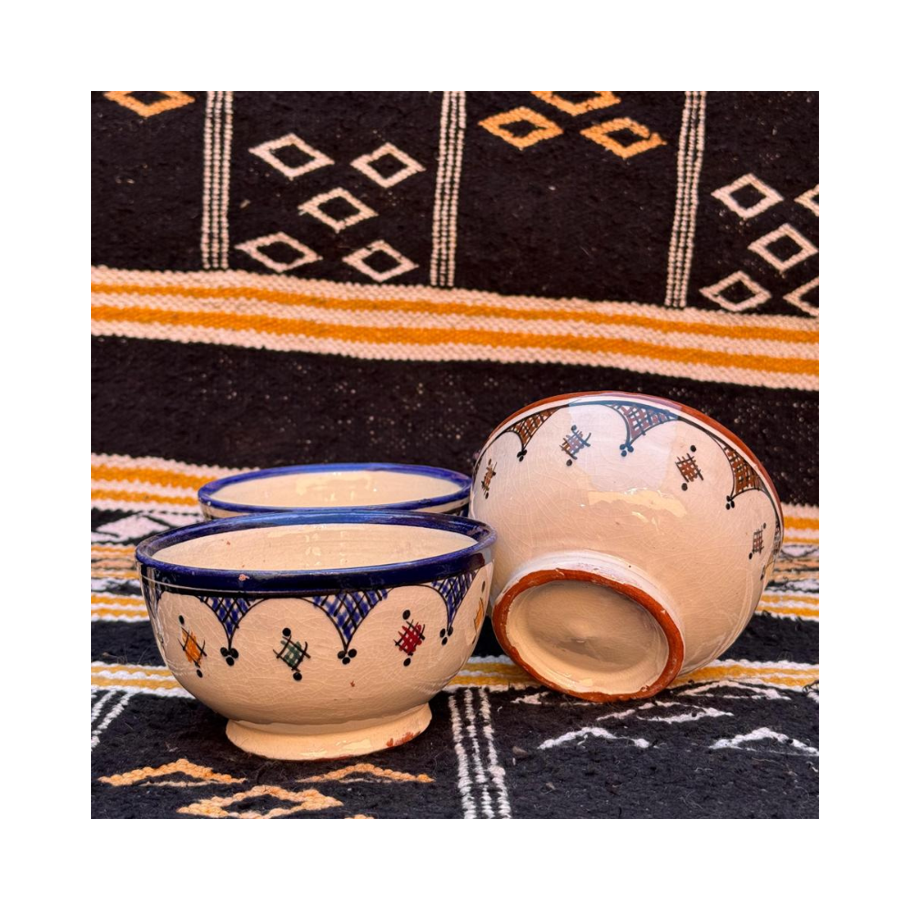 Bols en Céramique Artisanale – Motifs Berbères Peints à la Main Bols en Céramique Artisanale – Motifs Berbères Peints à la Main