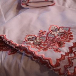 Nappe artisanale brodée