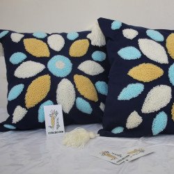 Coussins brodés en broderie orientale