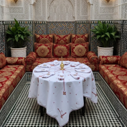 Nappe de Table Marocaine Artisanale – Broderie Traditionnelle Fait Main