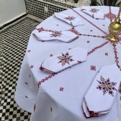 Nappe de Table Marocaine Artisanale – Broderie Traditionnelle Fait Main
