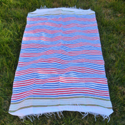 Plaid marocain tissée en coton bleu/blanc et rouge