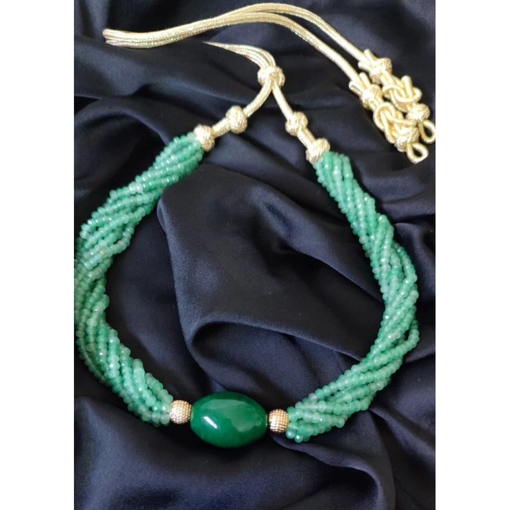 Collier traditionnel en émeraude Collier traditionnel en émeraude