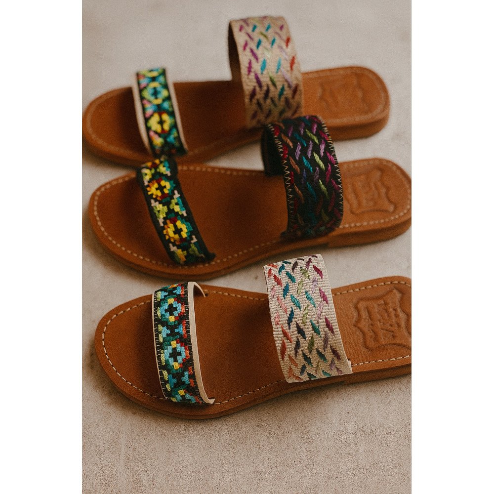 Sandales artisanales en cuir Sandales artisanales en cuir