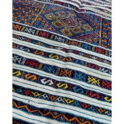 Tapis Berbère Authentique – Tissage Traditionnel en Laine