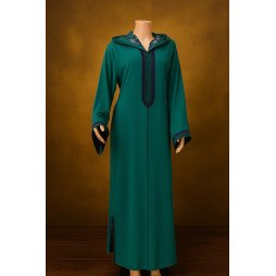 Jellaba traditionnelle en crêpe de soie – Élégance et raffinement