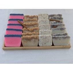 Assortiment de savons artisanaux naturels