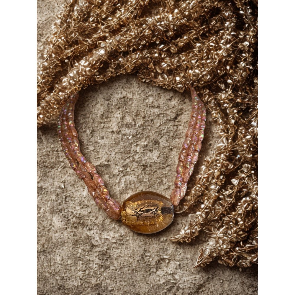 Collier en perle avec une pierre précieuse Collier en perle avec une pierre précieuse